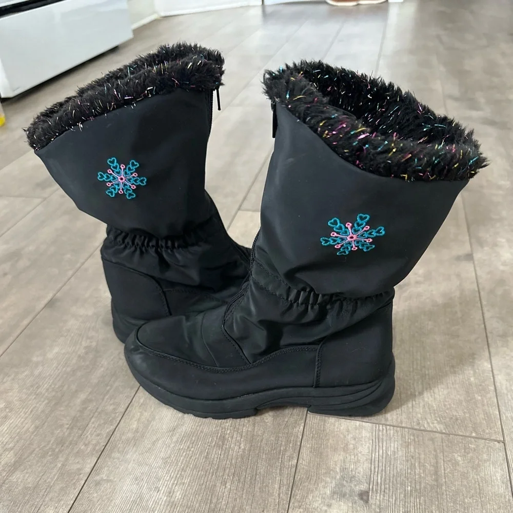 Adorable 2012 Circo Retro Girl’s Vintage Inspired Snow Boots Warm Cozy Sz 3 EUC